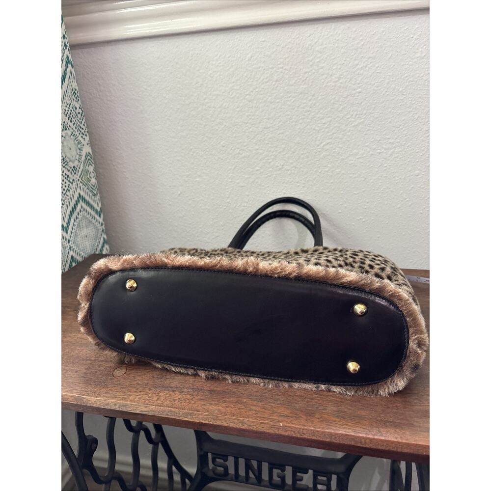 Stylish Neiman Marcus Faux Fur Cheetah Tote Handbag Purse Black Leather Footed - Picture 4 of 6